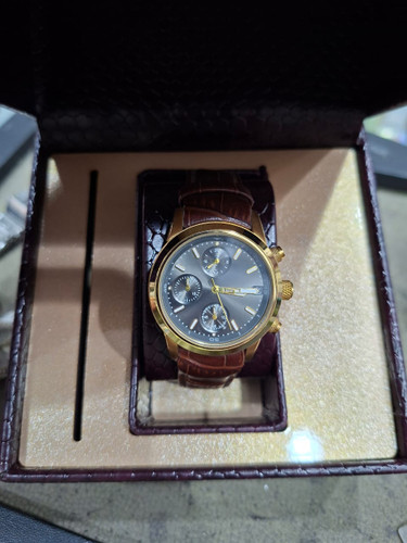 ساعت مچی زنانه سیتی زن بند چرمی سه موتوره کرنوگراف